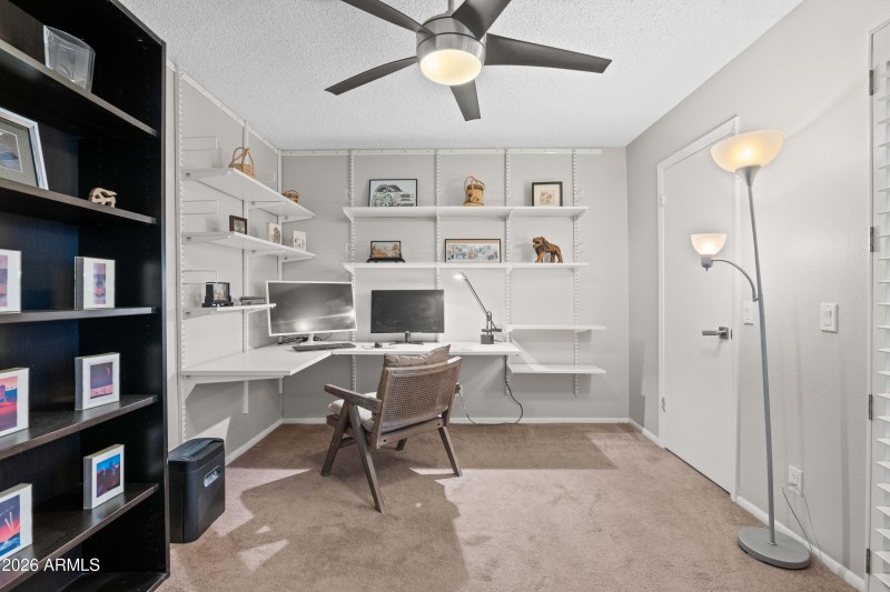 2nd Bedroom w/Walk-In Closet