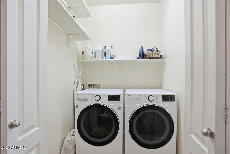 28-3537 E Constitution Dr_RedHogMedia