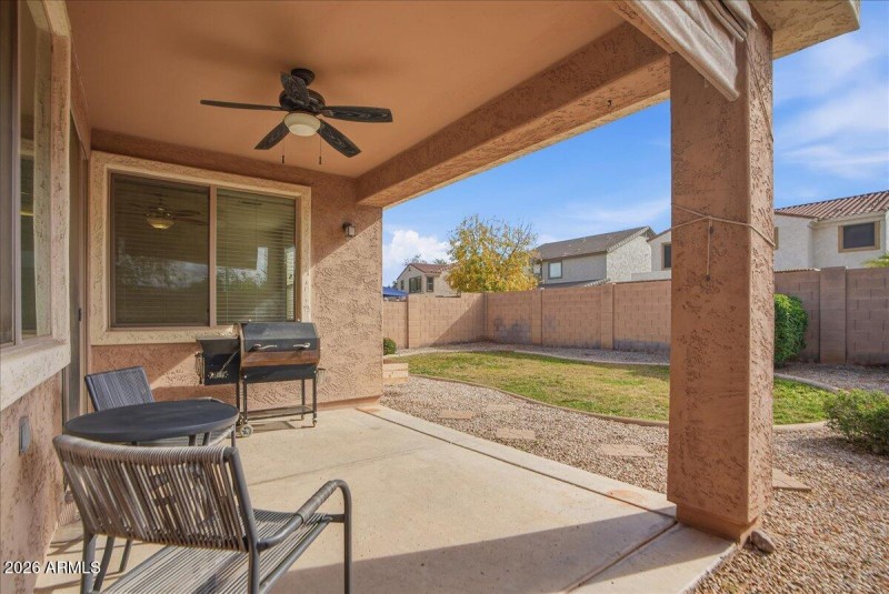 30-3537 E Constitution Dr_RedHogMedia