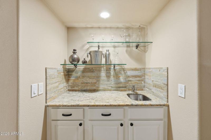 large-019bf8d0-14e4-71ff-9ebb-83f0b58cc9