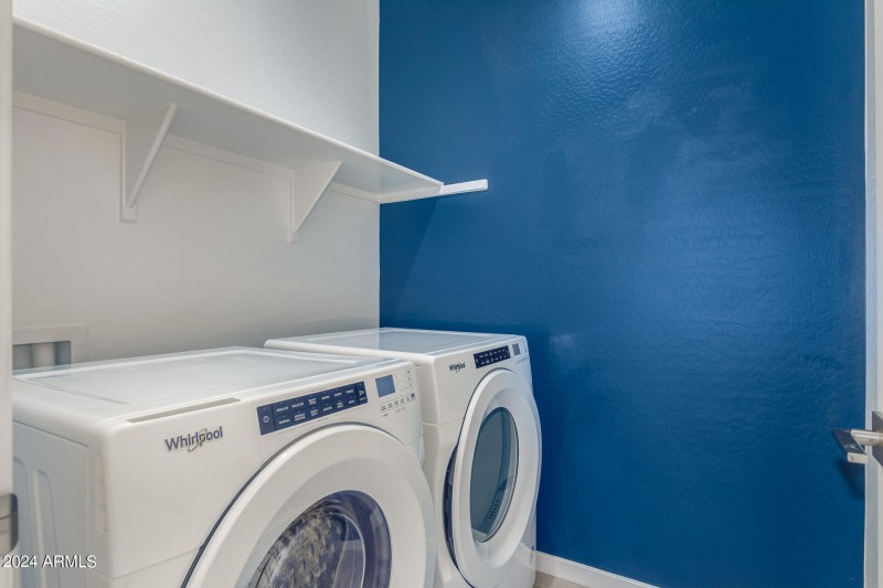 0047-16 - Beeblossom