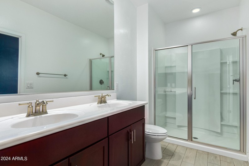 0050-19 - Beeblossom