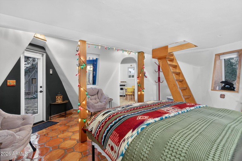 Guest house upper bedroom