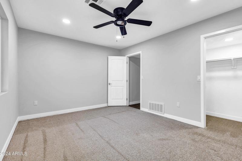 10602 W Cumberland Dr-21