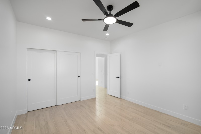 32744 W Bellview St-4