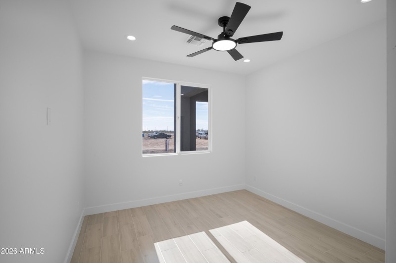 32744 W Bellview St-5