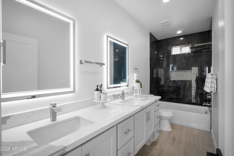 32744 W Bellview St-7