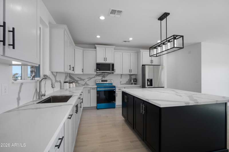 32744 W Bellview St-10