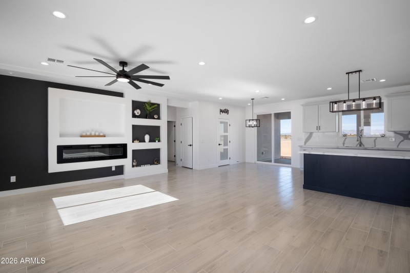 32744 W Bellview St-11