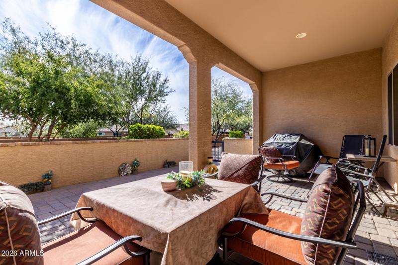 Nice extended courtyard with pavers
