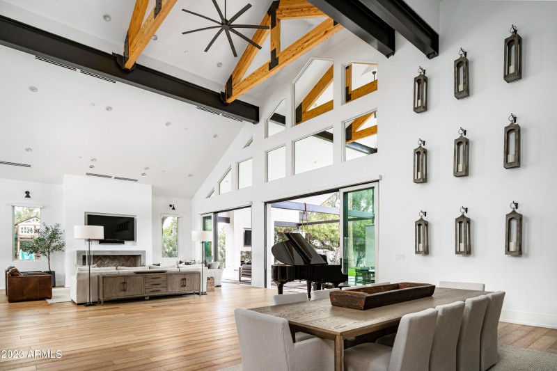 8144 E Del Barquero Dr-27