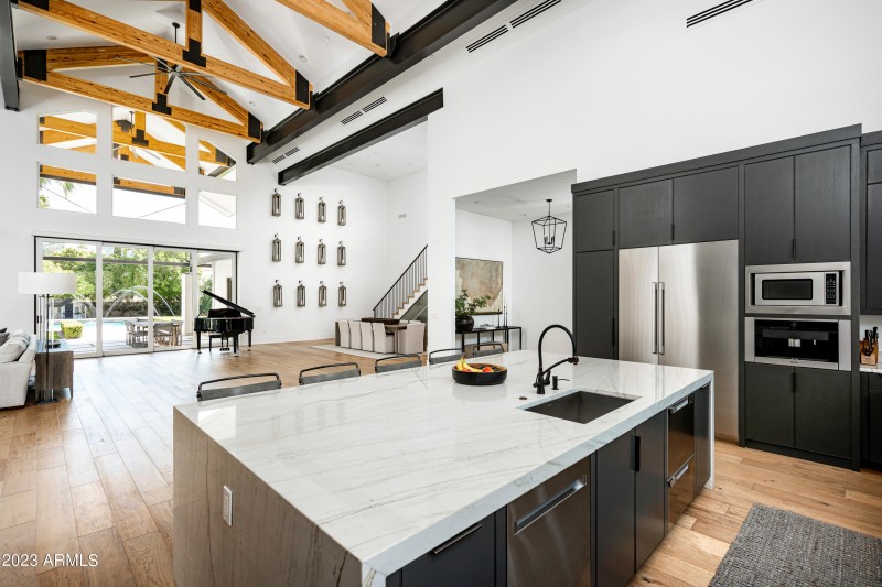 8144 E Del Barquero Dr-23