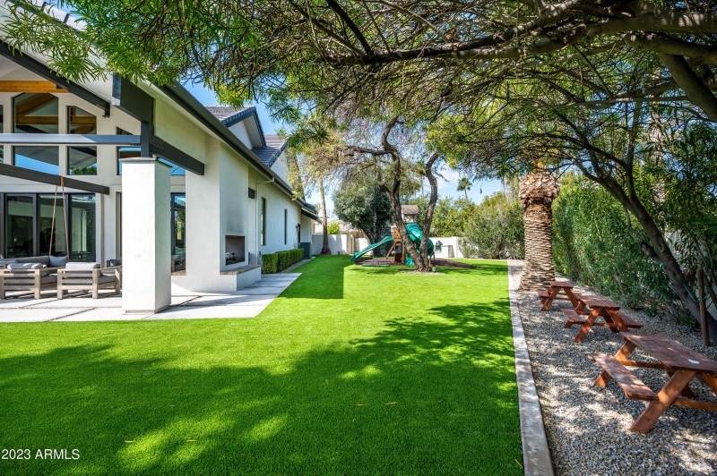 8144 E Del Barquero Dr-70