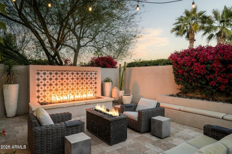 Outdoor Living/Dining