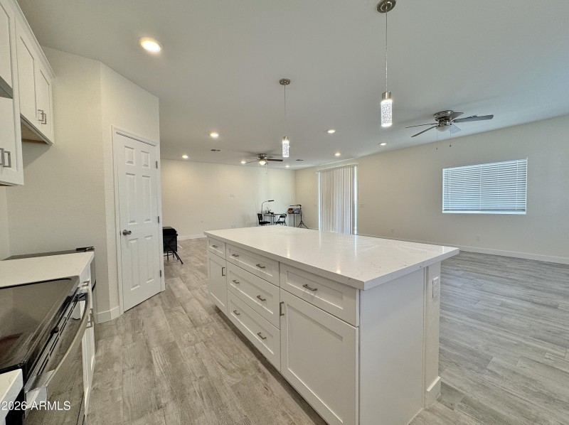 Kitchen Island/breakfast bar