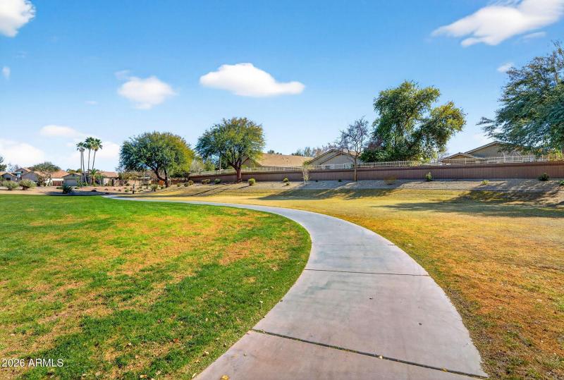 38-web-or-mls-39-E Clifton Ave