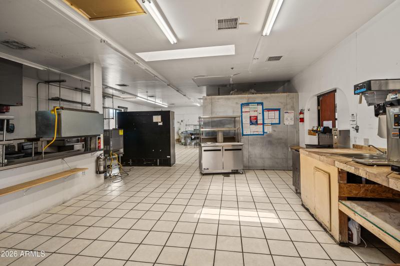 JL_1481WHwy89A-interiors-37