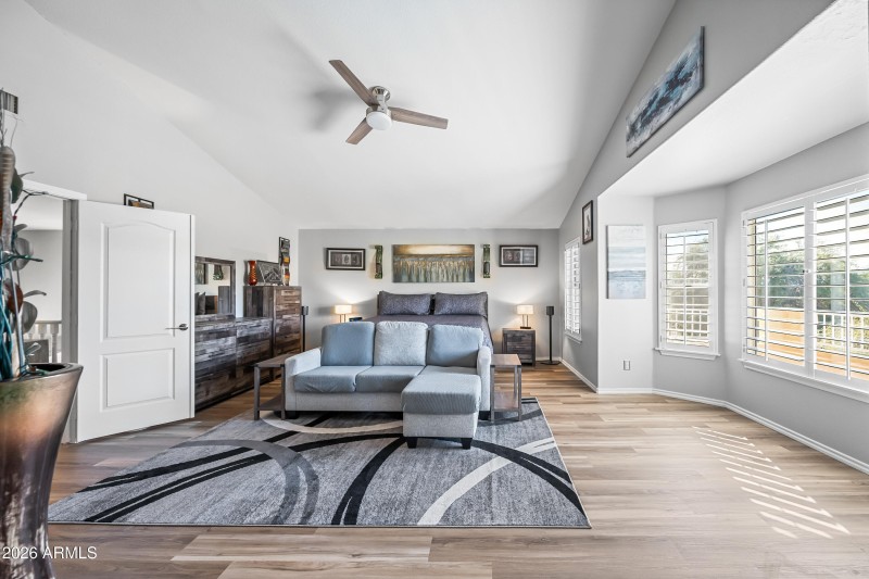 Bay window primary bedroom
