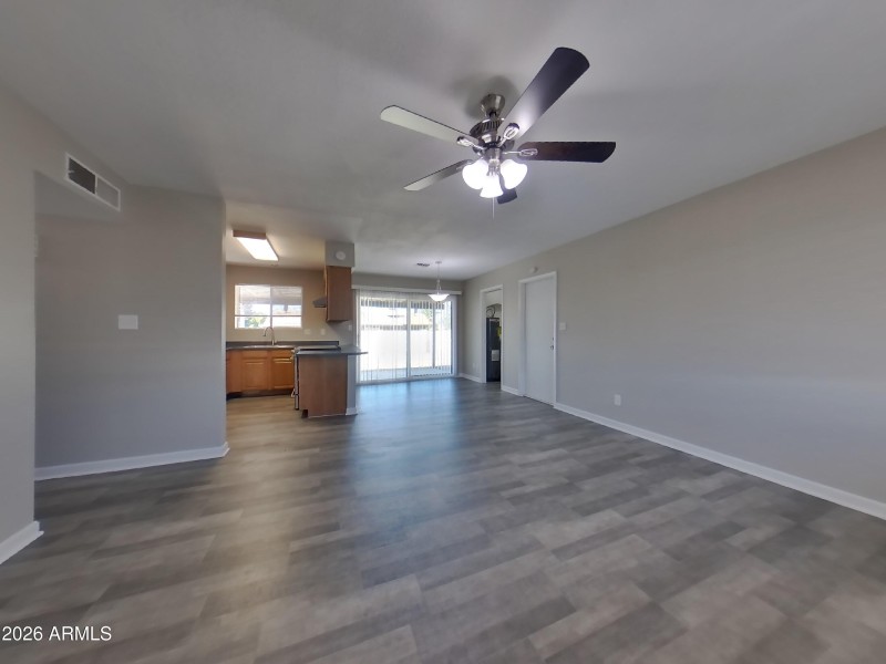 1_pc_QLHTX8ZDGL_dJJsfBdntY_layout_0