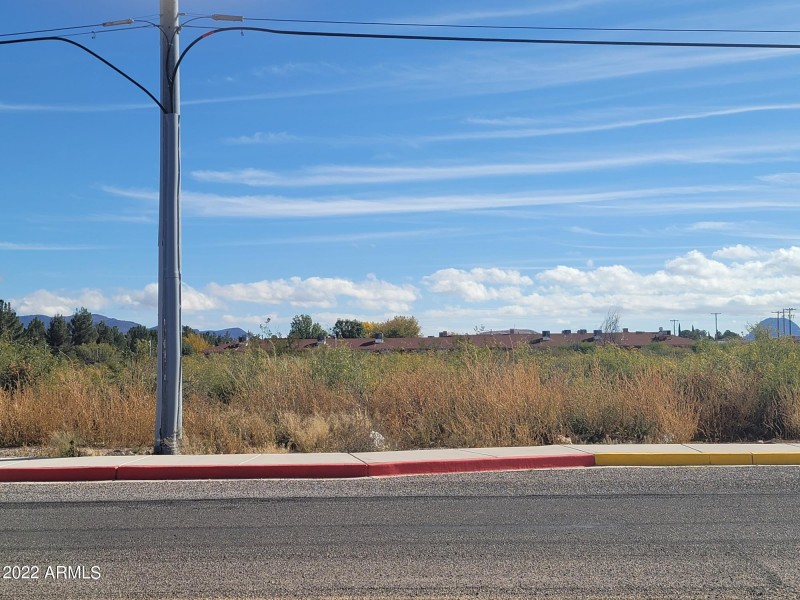 XXXX 15th St land Florida Avenue side