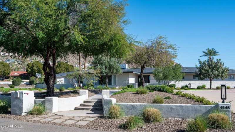 05-4545NRoyalViewDrE-5