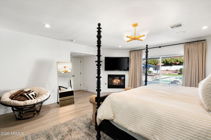 26-4545NRoyalViewDrE-26