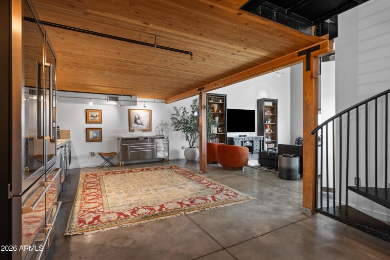 914 E Osborn Rd #403-1