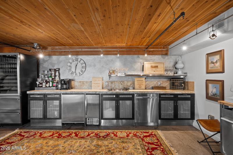 914 E Osborn Rd #403-4