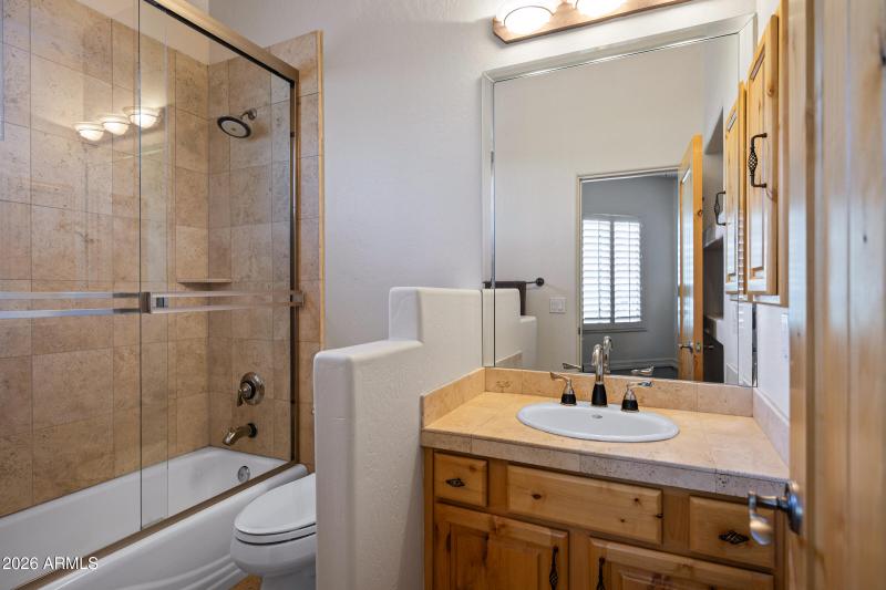 Full Bath off Game Room/Ensuite/Office