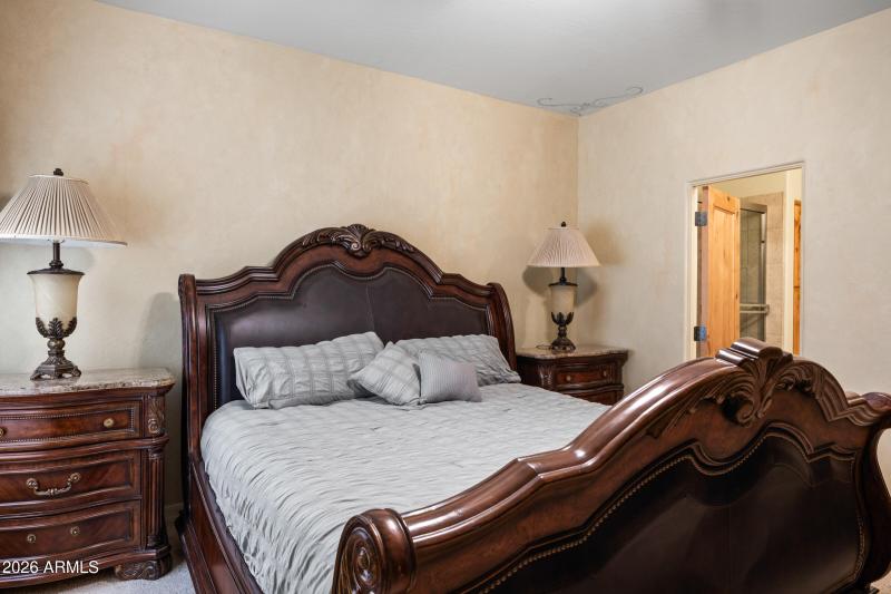 Ensuite with walk-in closet