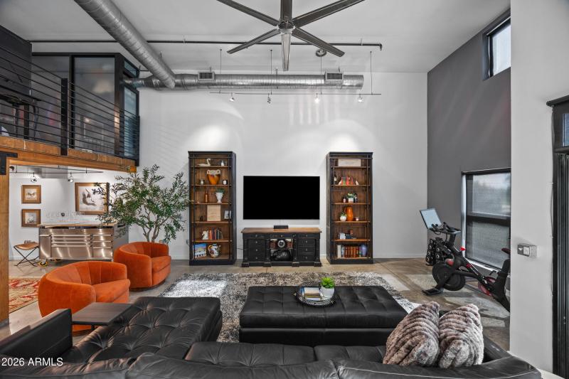 914 E Osborn Rd #403-13