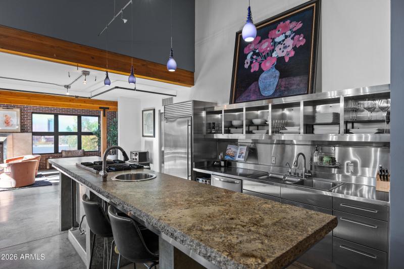 914 E Osborn Rd #403-15