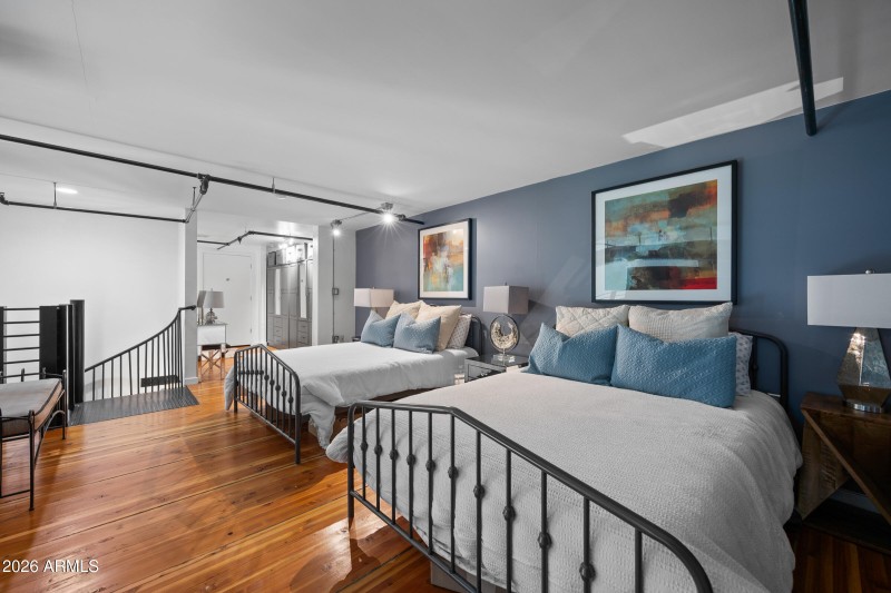 914 E Osborn Rd #403-33