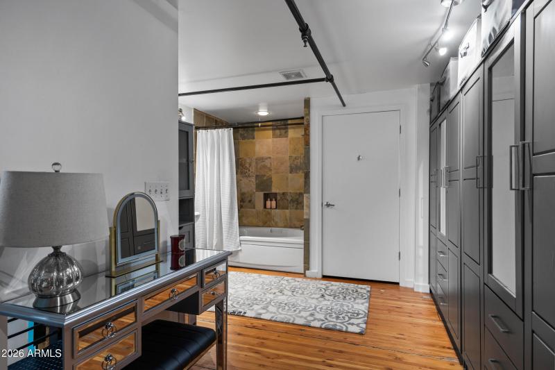 914 E Osborn Rd #403-34