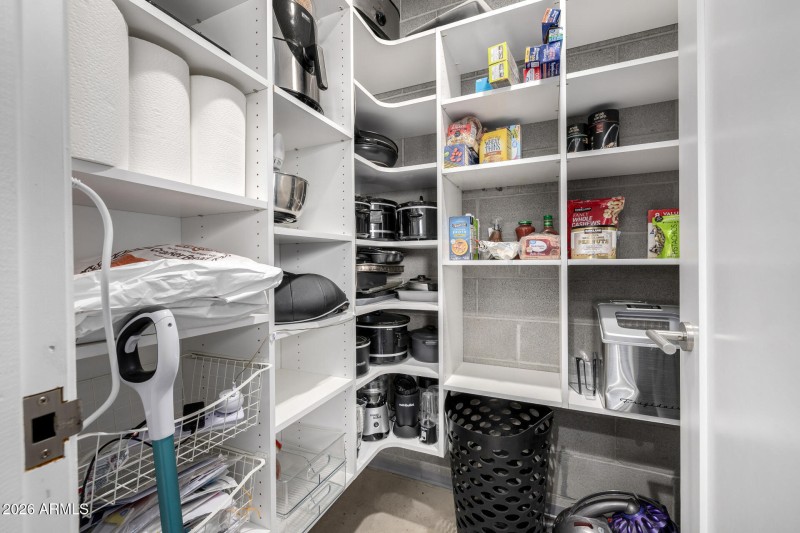 Walk in pantry