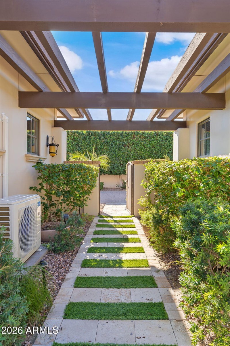 106-web-or-mls-28-W Harmony Pl (1)