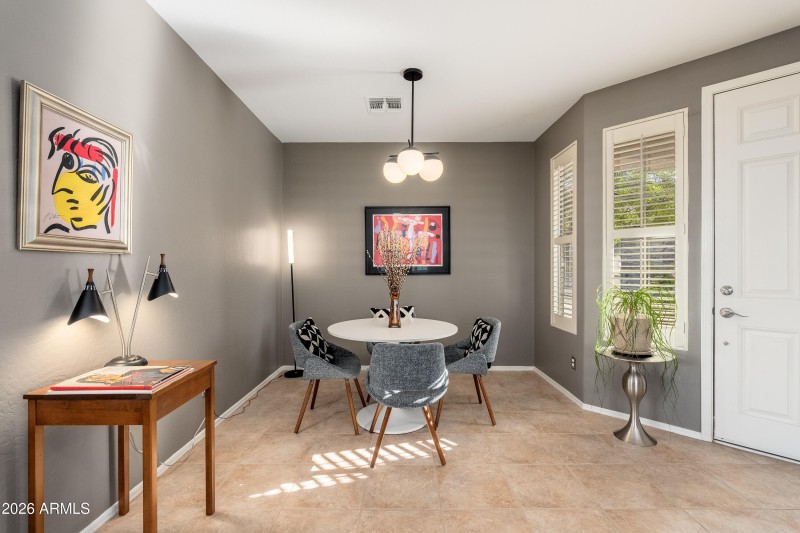 Light-Filled Dining Space