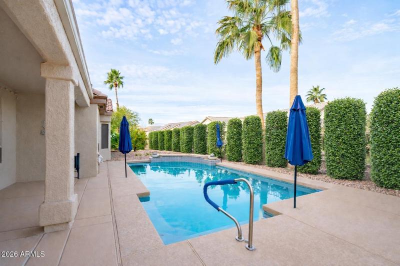 Digital Rendering of Columns for Privacy