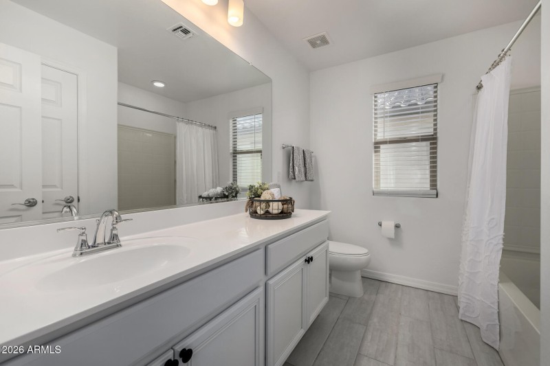 Guest Bathroom With Tub/Shower