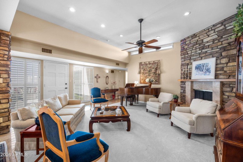 Great Room with 11 Ft Ceiling