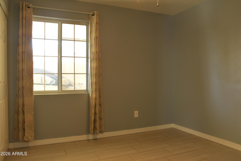 sting 2312 E HARVARD ST 7