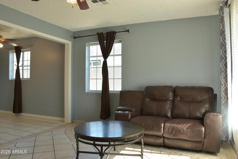 sting 2312 E HARVARD ST 4