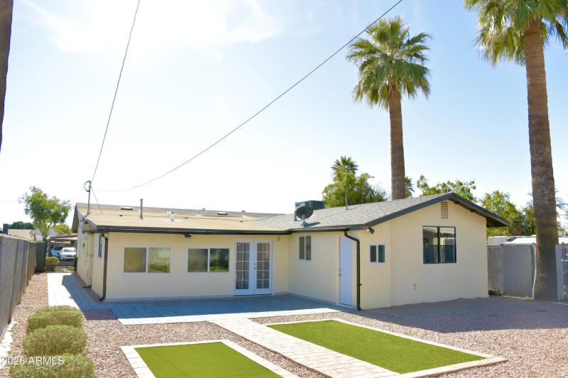 sting 2312 E HARVARD ST 16