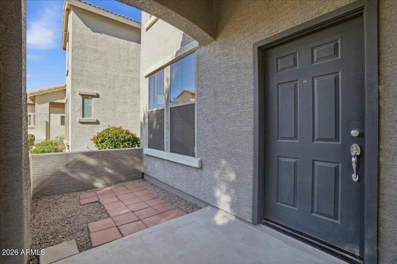 05-1915 E Oxford Ln_RedHogMedia