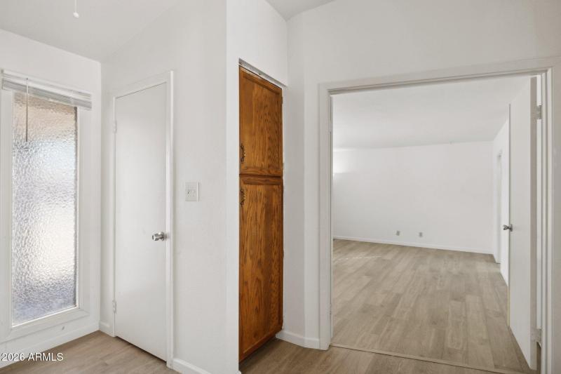 11-web-or-mls-9300-e-kalil-dr