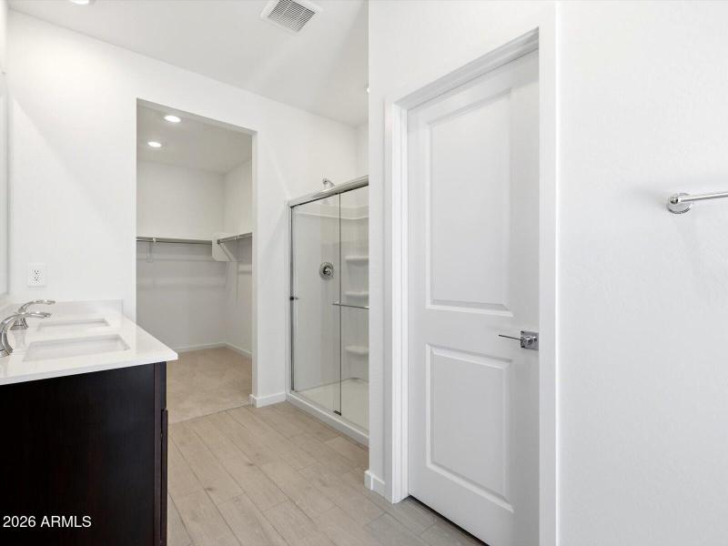 11-c410dc8c-c146-4e1e-bcdf-c105332da435