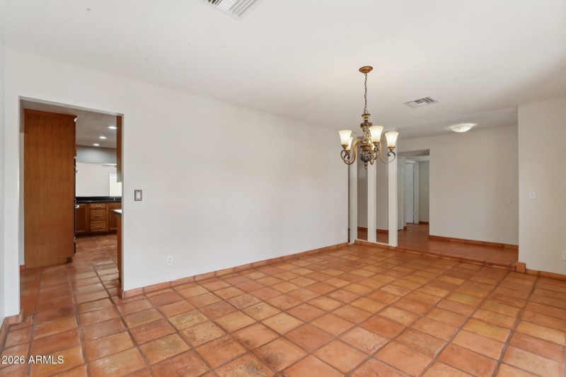 10-web-or-mls-E Evans Dr-S2901-010