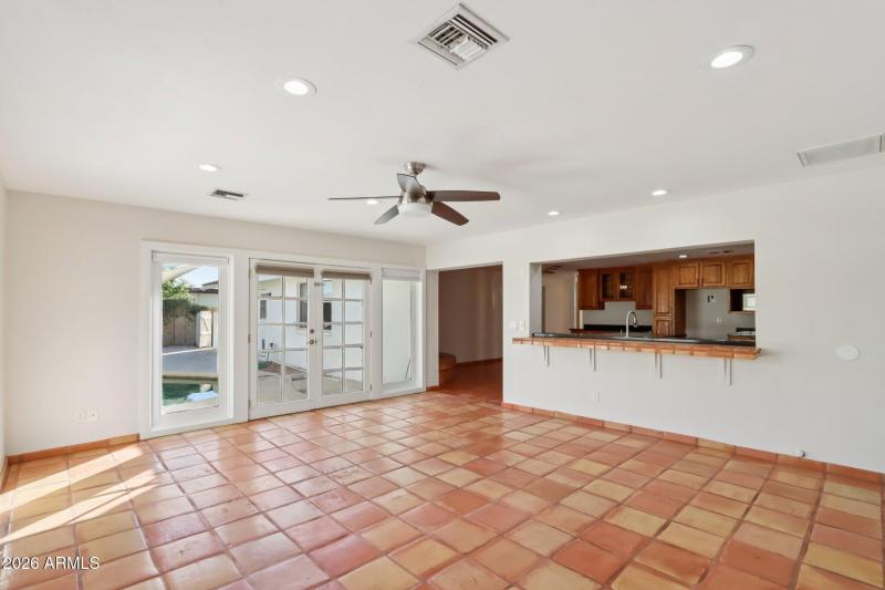 13-web-or-mls-E Evans Dr-S2901-013