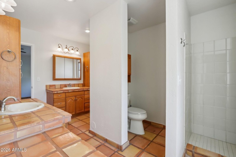 39-web-or-mls-E Evans Dr-S2901-039