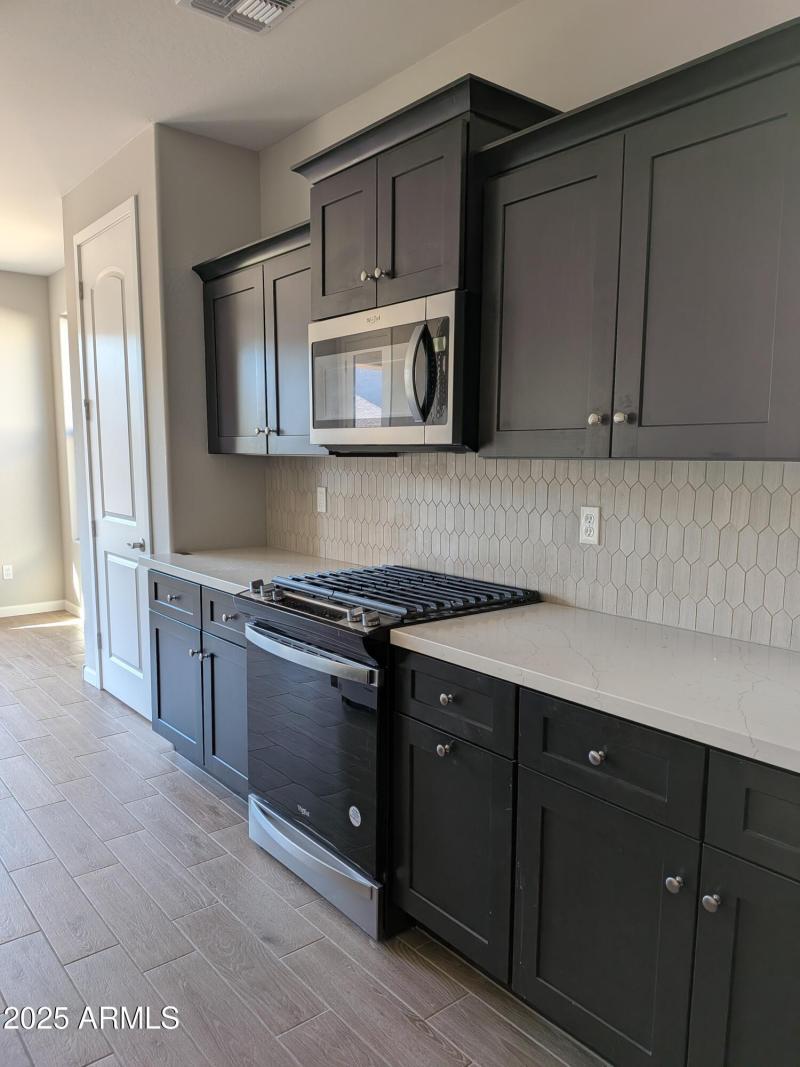 PXL_20251211_220708181